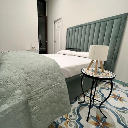 Dei Gerolomini Hotel Наполи Екстериор снимка