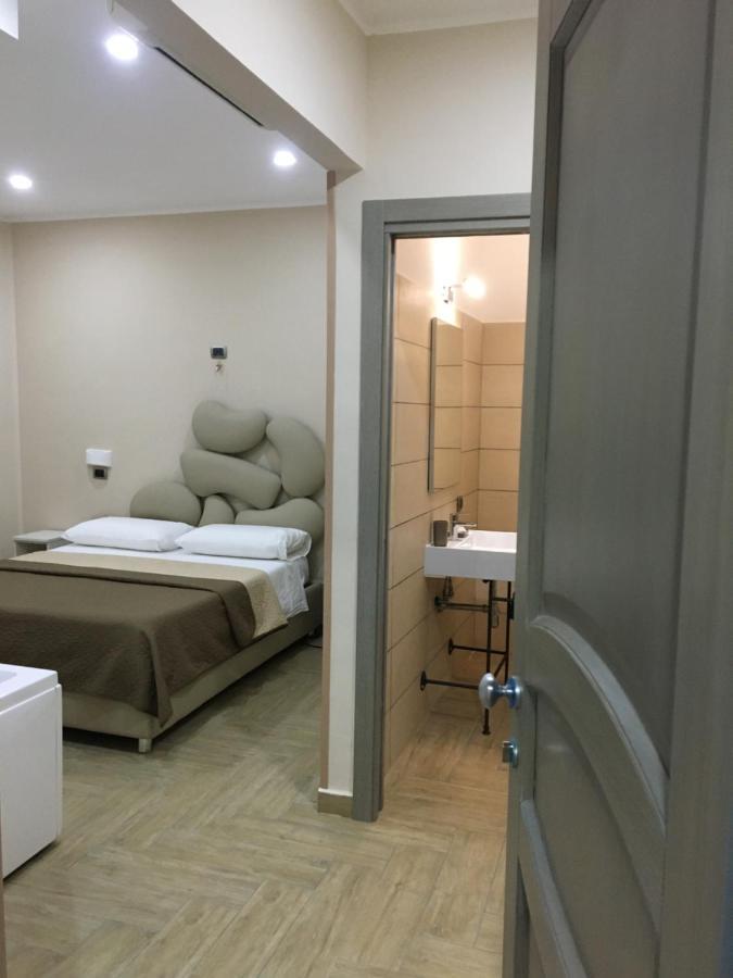 Dei Gerolomini Hotel Наполи Екстериор снимка