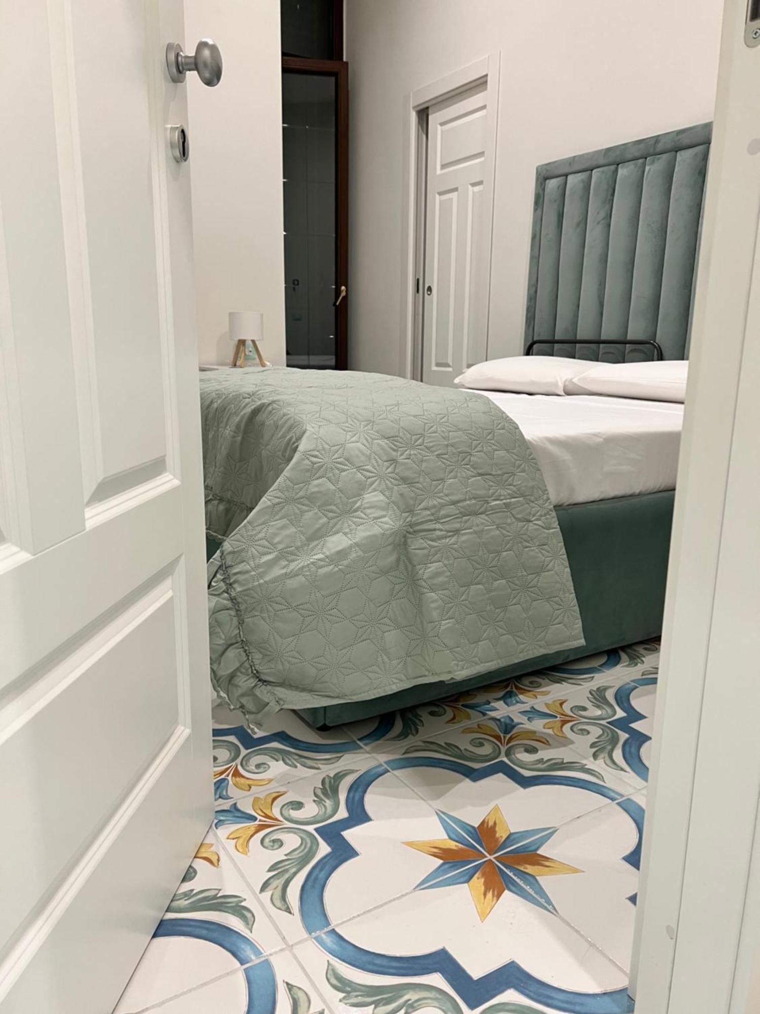 Dei Gerolomini Hotel Наполи Екстериор снимка