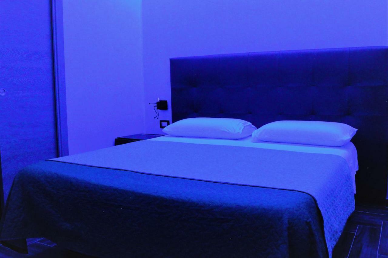 Dei Gerolomini Hotel Наполи Екстериор снимка